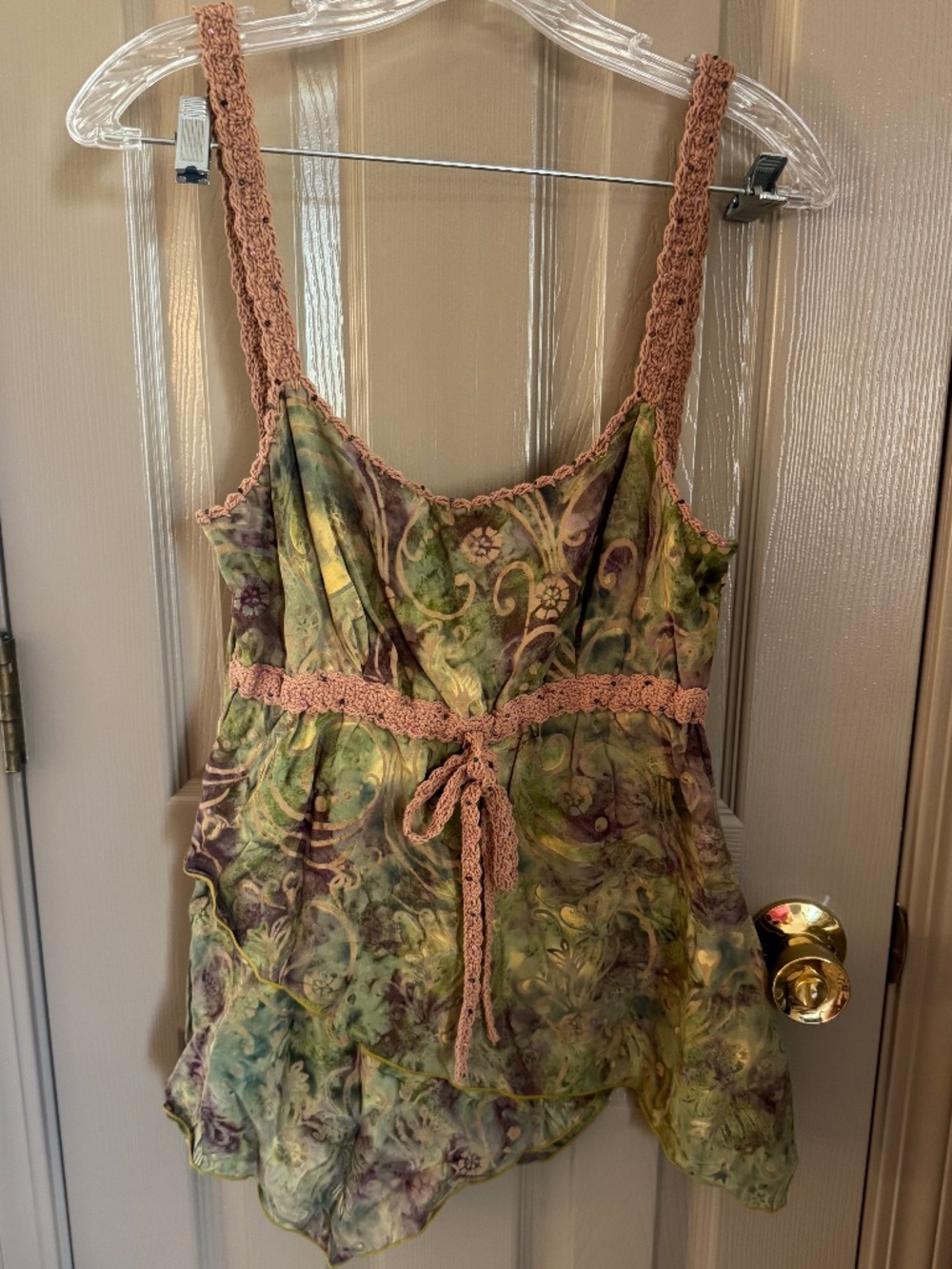 New Santiki boho tank top Sz L green w/ crochet straps